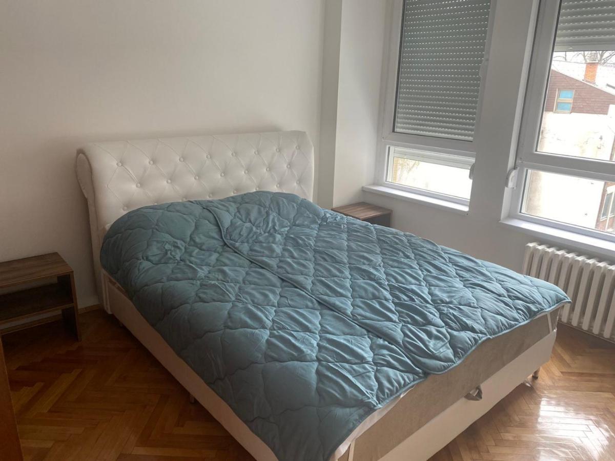 Sandra Ni Kültér fotó